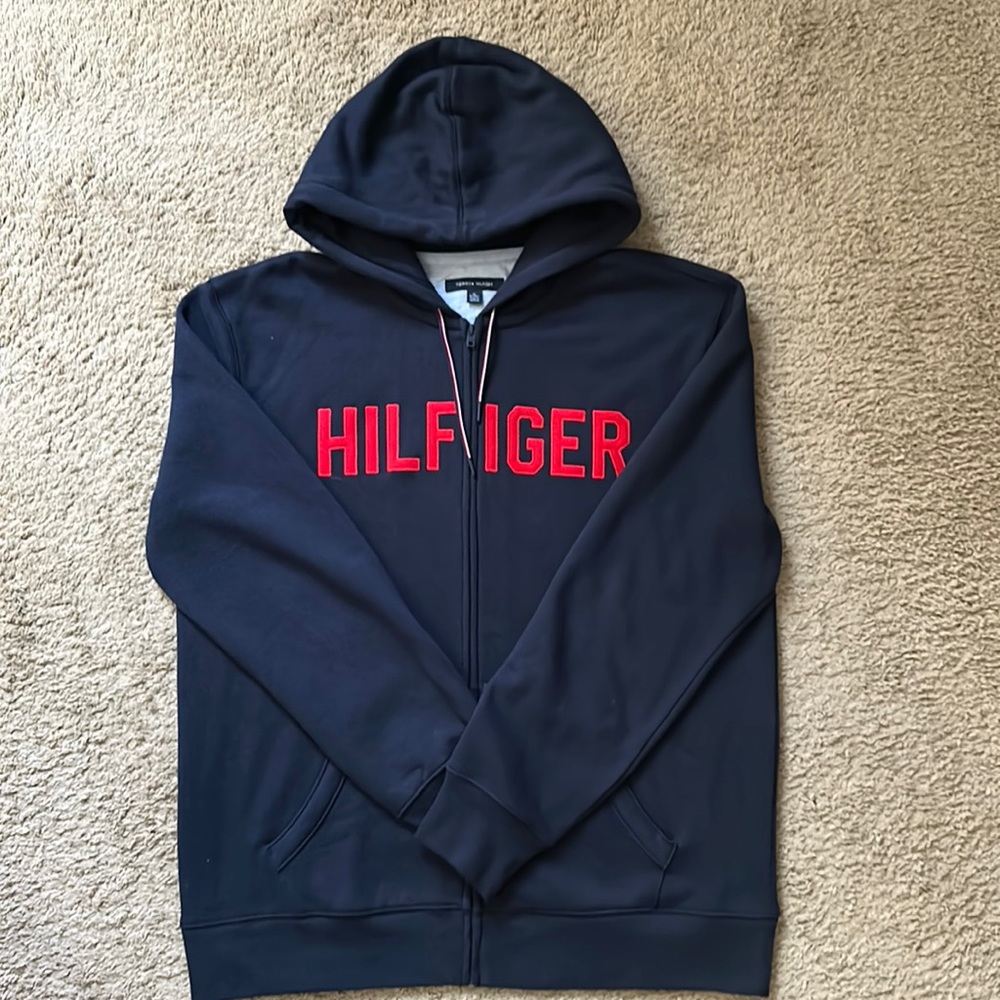 🚨TOMMY HILFIGER HOODIE🚨